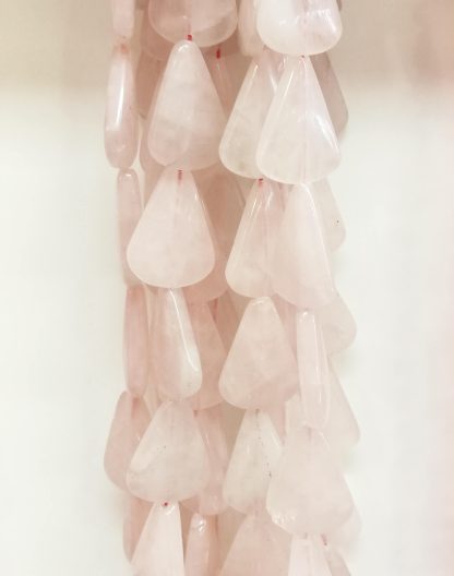 Rozenquartz - Driehoekig - Glad - 15 x 20 mm - Roze - per streng